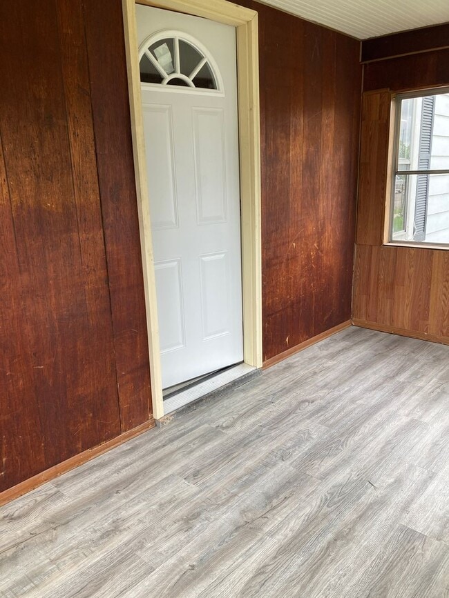 Building Photo - Charming 3 bedroom 1 bath