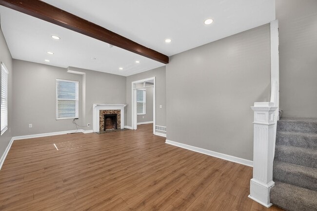 Building Photo - 2516 Agnes Ave