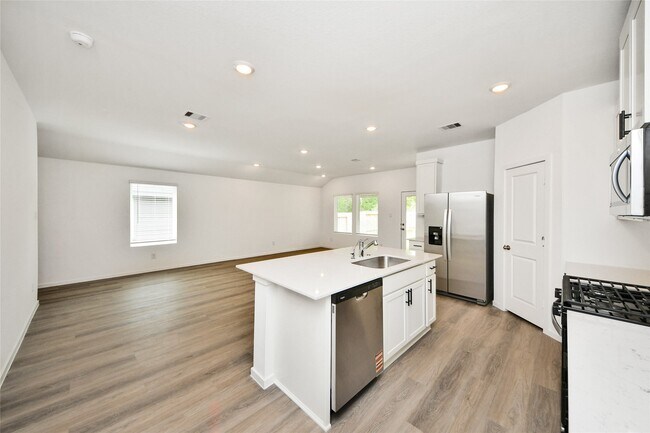 Building Photo - 27458 Serene Pne Dr