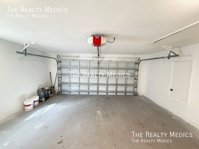 Building Photo - 1718 Palmer Ln