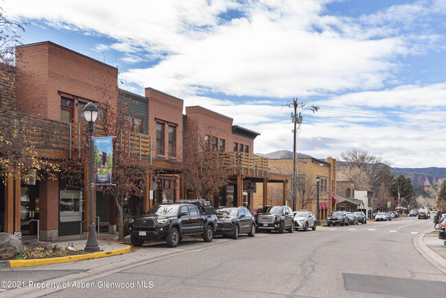 Building Photo - 227 Midland Ave