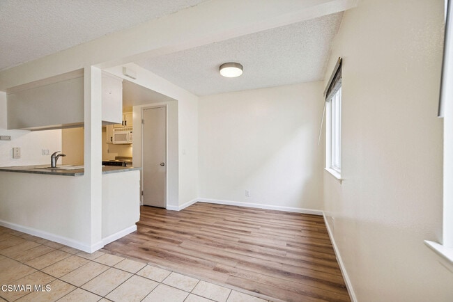 Building Photo - 1123 Carlsbad Pl