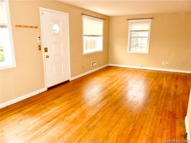 Building Photo - 12 W Rocks Rd