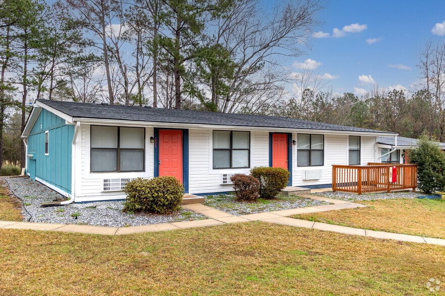 Primary Photo - Holly Park Square Apartments
