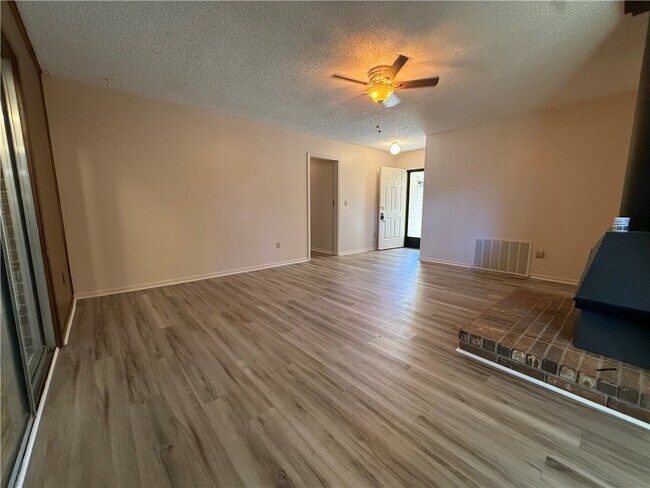 Building Photo - 2892 N Peg Ln