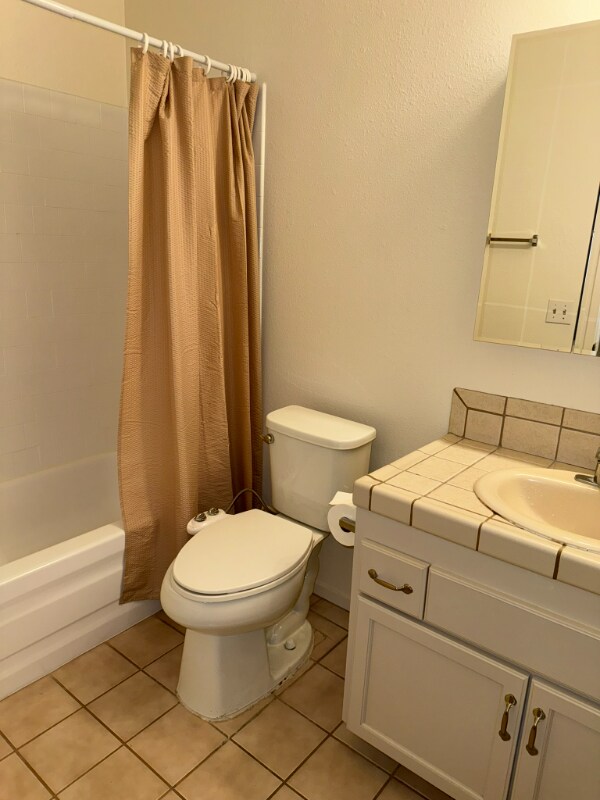 Building Photo - 284 W Lexington Ave