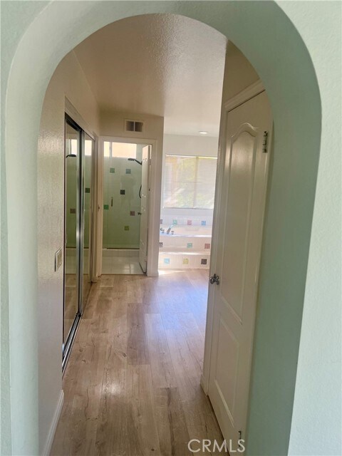 Building Photo - 5018 Evanwood Ave