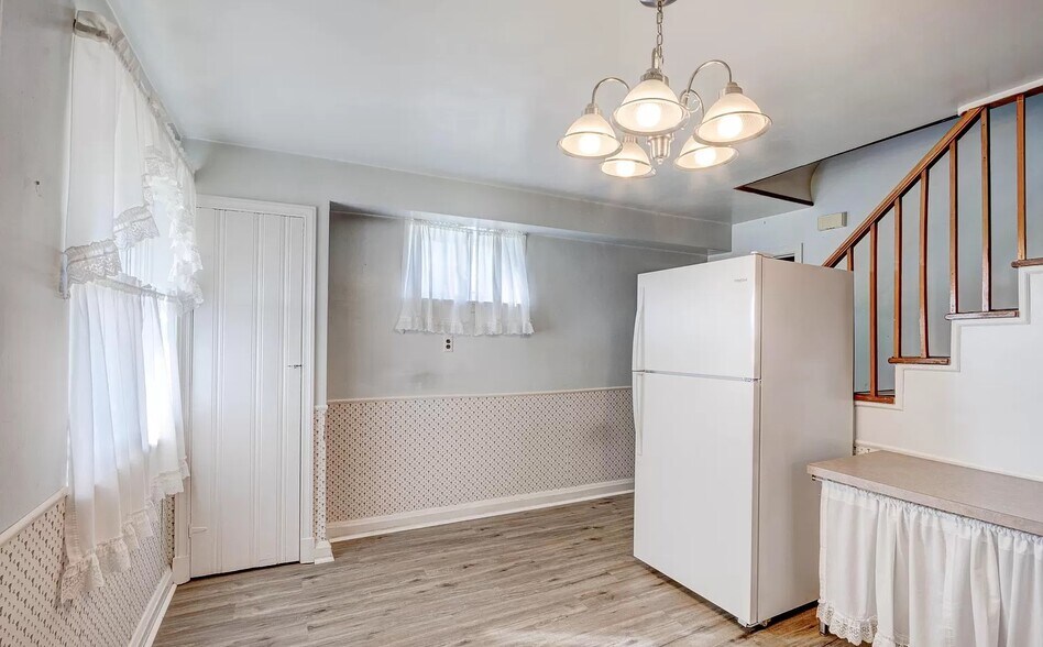 Downstairs Kitchen - 1935 Searles Rd