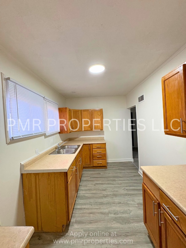 Building Photo - 1 Bedroom/1 Bathroom House