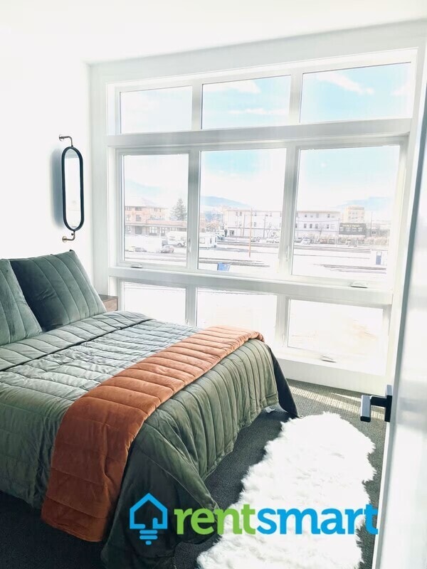 Building Photo - 119 B N 2nd St W