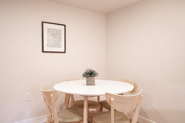 Building Photo - 4201 51st Ave S