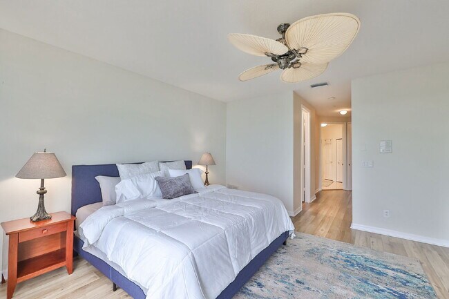 Building Photo - 1593 Pinellas Bayway S