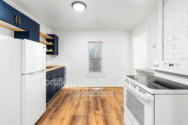 Building Photo - 218 Walker Ave