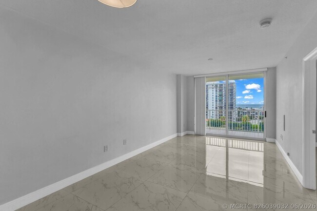 Building Photo - 3020 NE 32nd St