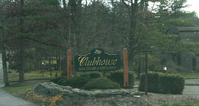 Building Photo - 7 Twin Oak Ct