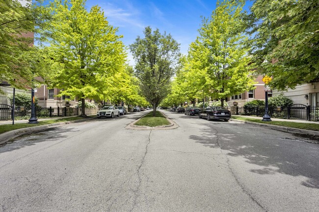 Building Photo - 1111 W 15th St