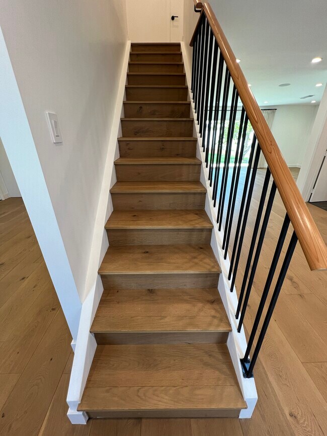 Building Photo - 1863 Burleson Ave