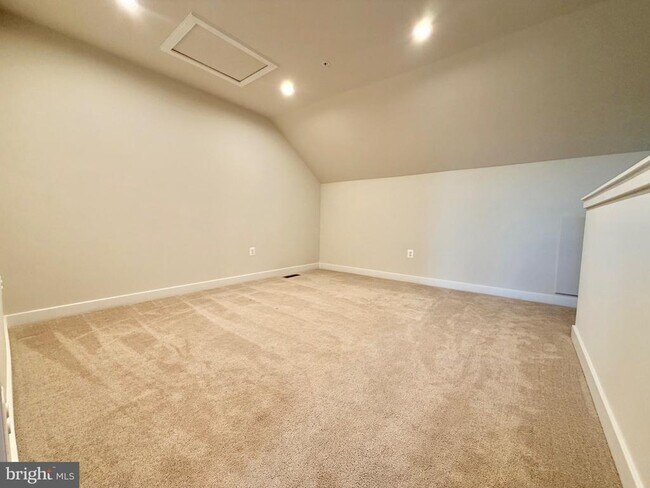 Building Photo - 5330 Witch Hazel Ln