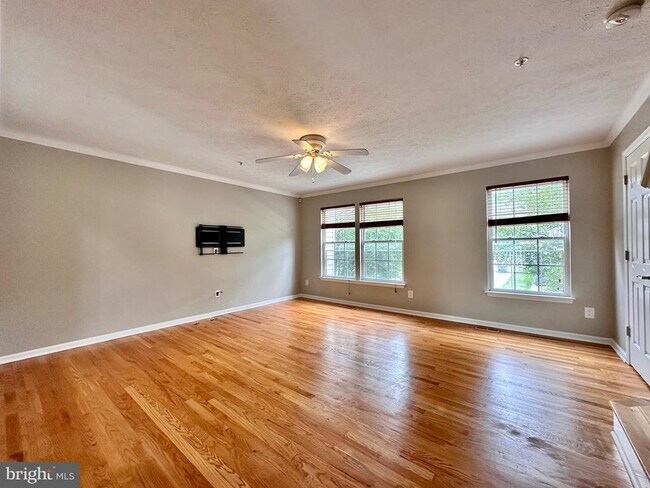 Building Photo - 2107 Mardic Dr