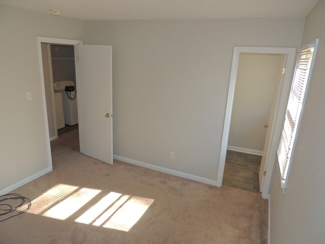 Building Photo - 4711 Beaufort Dr