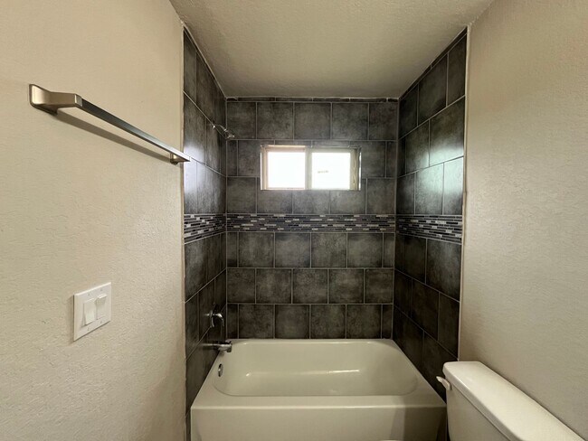 Building Photo - 13207 Reid Mdws