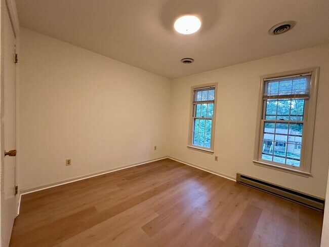 Building Photo - 4805 Candlelight Pl