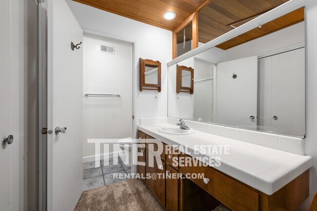 Building Photo - 4935 Kurz Cir