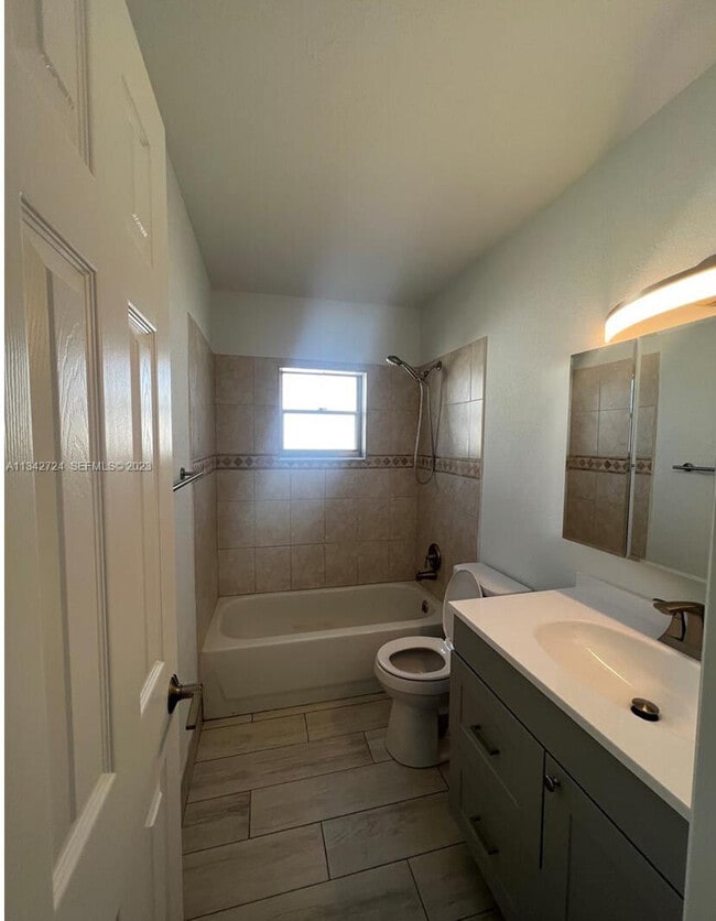 Building Photo - 19420 Carolina Cir