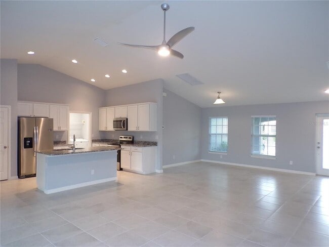 Building Photo - 25583 Deep Creek Blvd