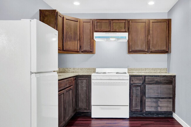 Building Photo - Central 1 Bedroom 1 Bath