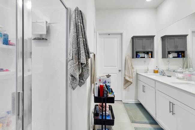 Building Photo - 1011 Spivey Cir