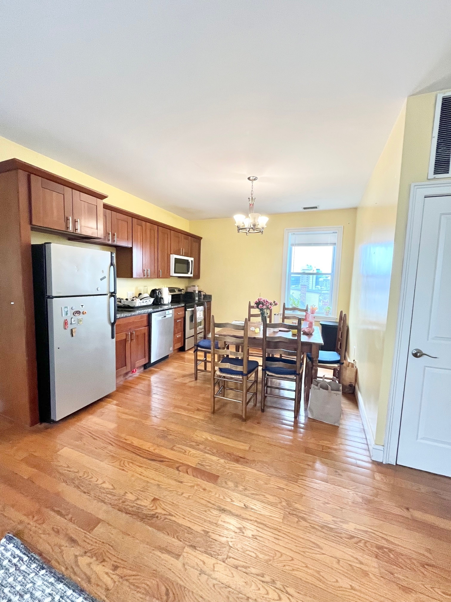 Building Photo - 61 Wait St