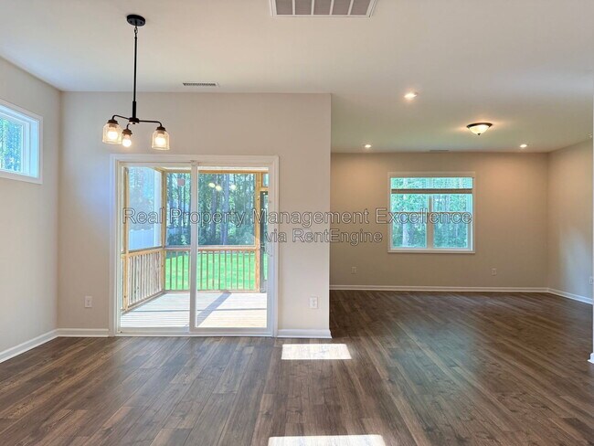 Building Photo - 101 Brody Pne Wy