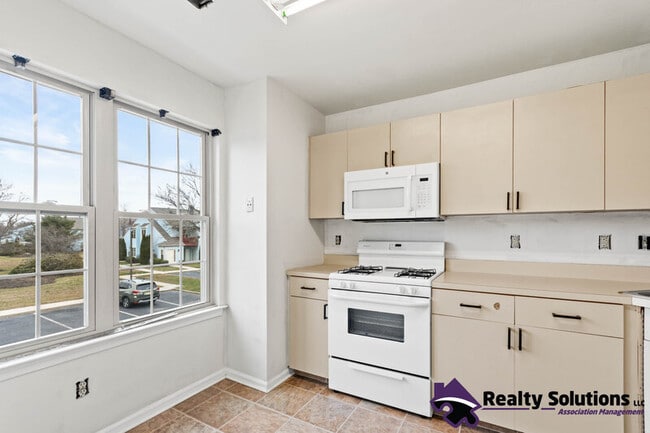 Building Photo - 454 Atlanta Court