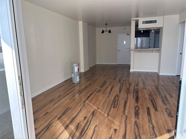 Building Photo - 1200 West Ave