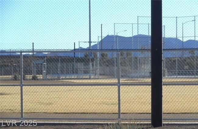 Building Photo - FURNISHED SINGLE STORY LOCATED IN THE HENDERSON AREA!!