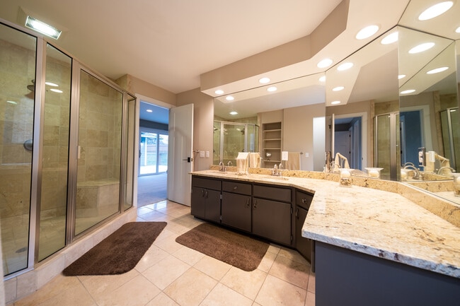 Building Photo - 9513 Briar Cir