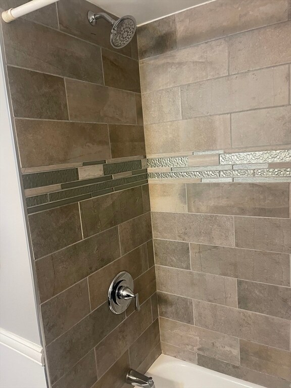 Building Photo - 8 Rock Cliff Rd