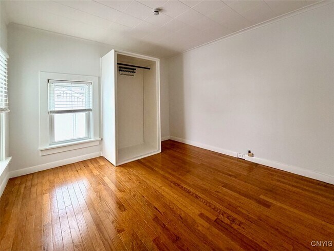 Building Photo - 88 E 5th St