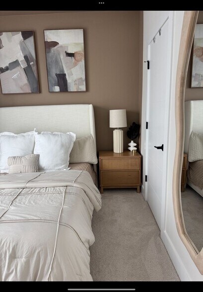 Building Photo - 215 Freeland Ln