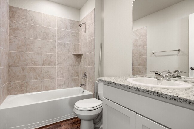 Building Photo - Beautiful 3 Bed Home in Preserve at Medina | Granite Counters, Covered Patio & Community Amenities