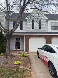 Building Photo - Cozy Townhome in Rachels Keep!
