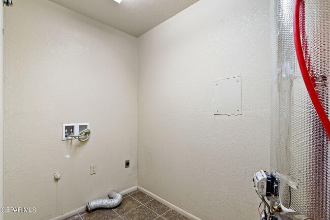 Building Photo - 4948 Aiken Ln
