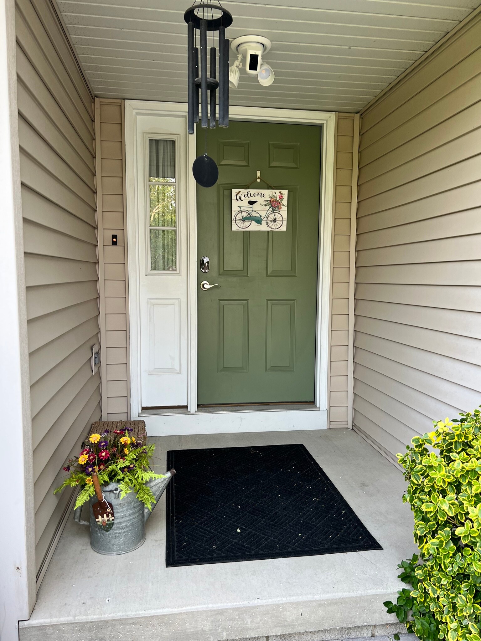 Building Photo - 1155 Swan Dr