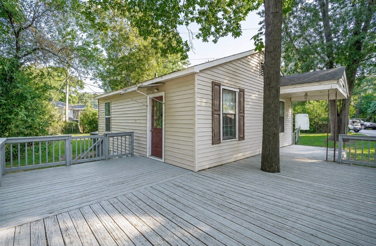 Building Photo - 38 Kingsgate Dr