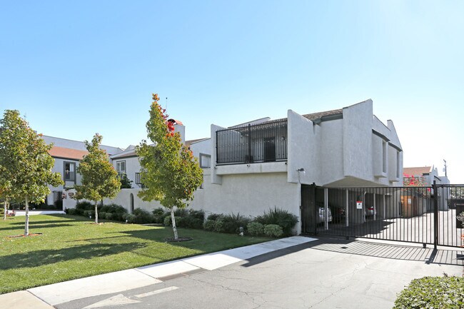Primary Photo - Linda Vista Apartments