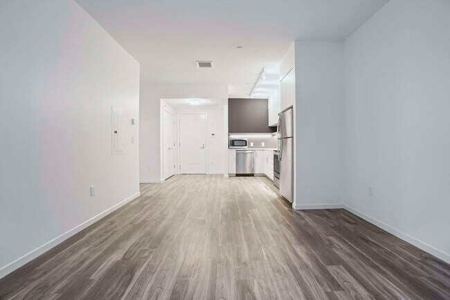 Building Photo - 839 Beacon St