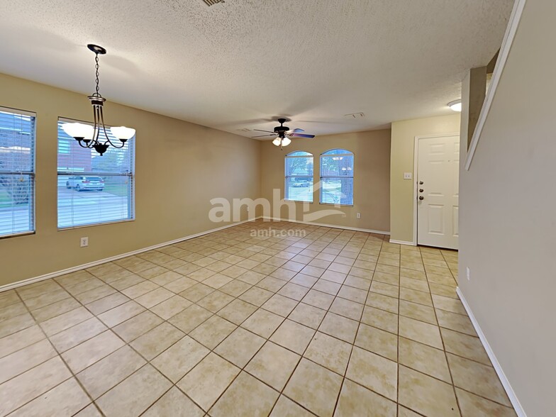 Building Photo - 2357 Bradford Pear Dr