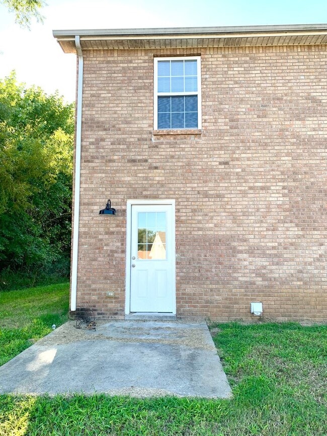 Building Photo - 604 Cory Dr