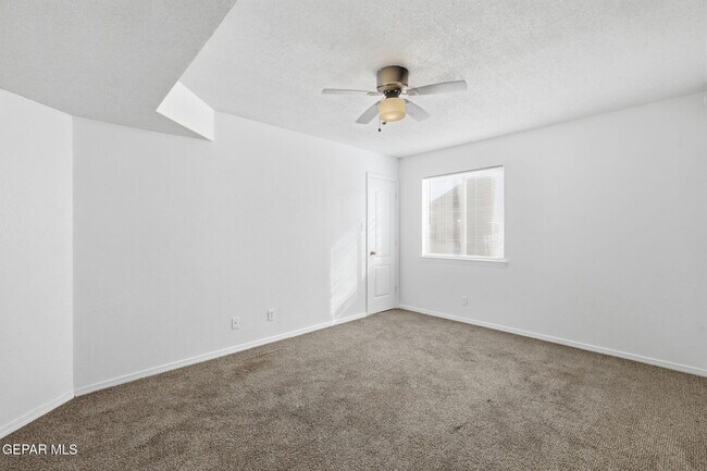 Building Photo - 3272 Urbici Soler Dr